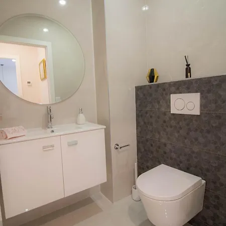 Quinta Oliveiras , Casa Moderna & Confortavel *
